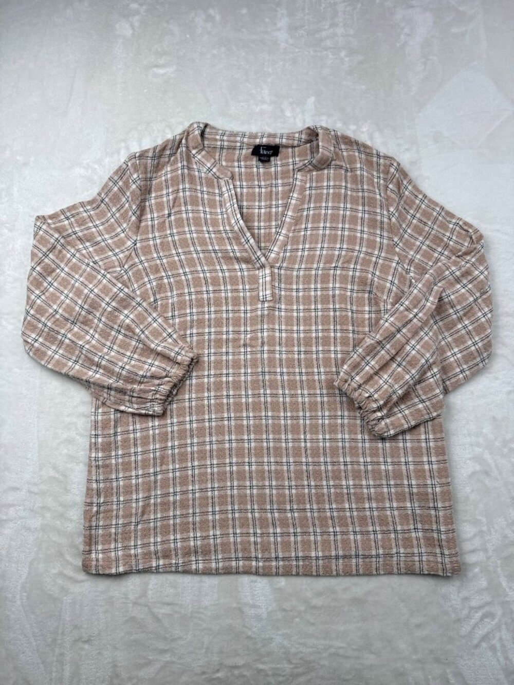 Felina Womens Beige Plaid Long-Sleeve V-Neck Pullover Top M Rayon Blend